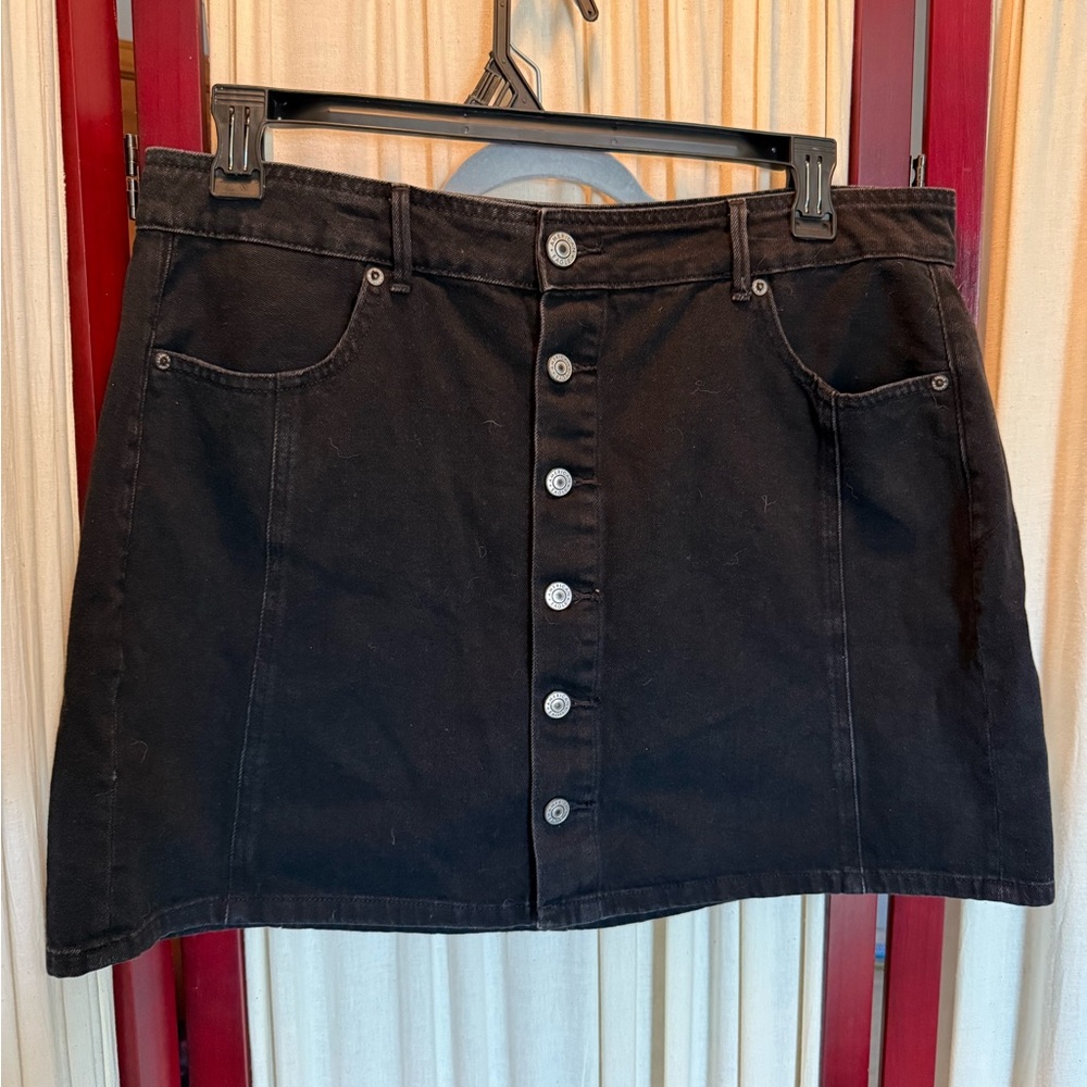 American Eagle 16 Black Denim Button-Front Skirt